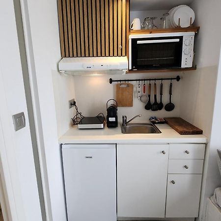 Euphoria Suites & Deluxe Studios ฟิรา ภายนอก รูปภาพ