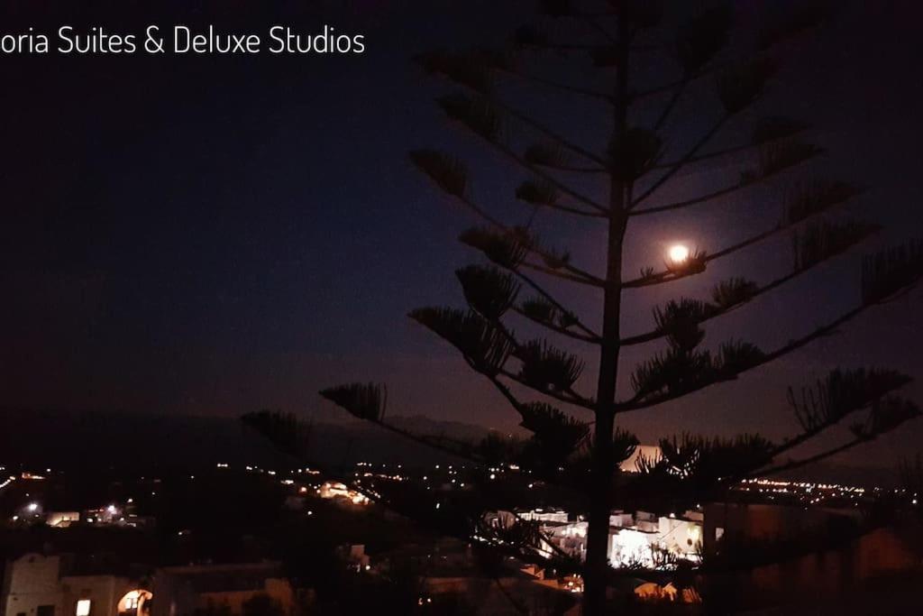 Euphoria Suites & Deluxe Studios ฟิรา ภายนอก รูปภาพ