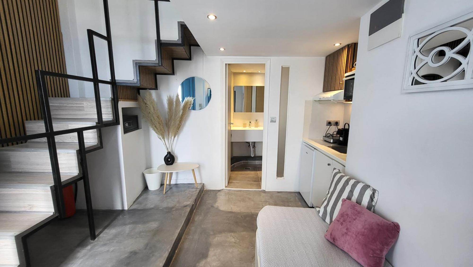 Euphoria Suites & Deluxe Studios ฟิรา ภายนอก รูปภาพ