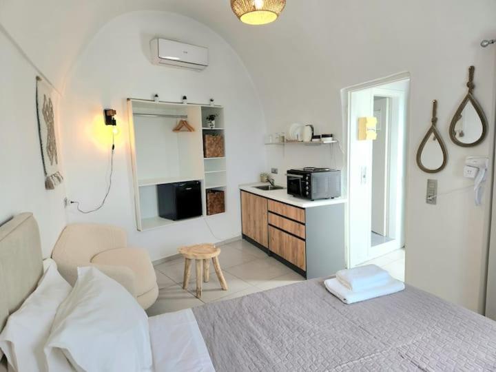 Euphoria Suites & Deluxe Studios ฟิรา ภายนอก รูปภาพ