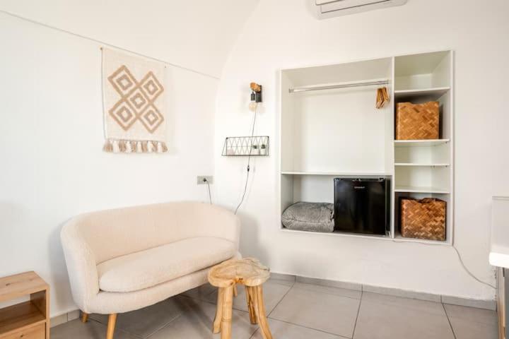 Euphoria Suites & Deluxe Studios ฟิรา ภายนอก รูปภาพ